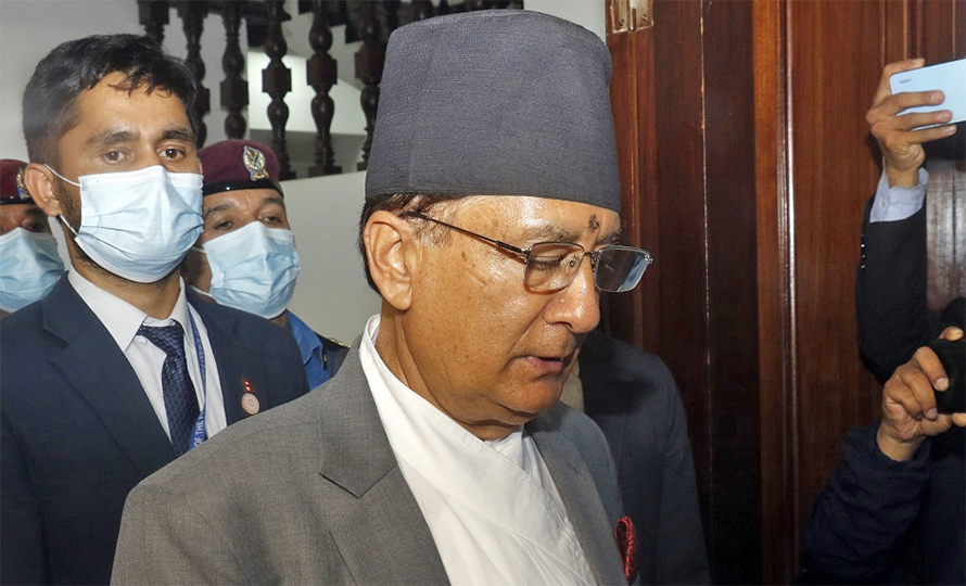 सञ्चार मन्त्री कार्कीको क्षेत्रमा मतगणना रोकियो